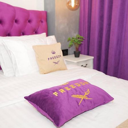 Don Papa Apartments In City Center Kiev Exterior foto