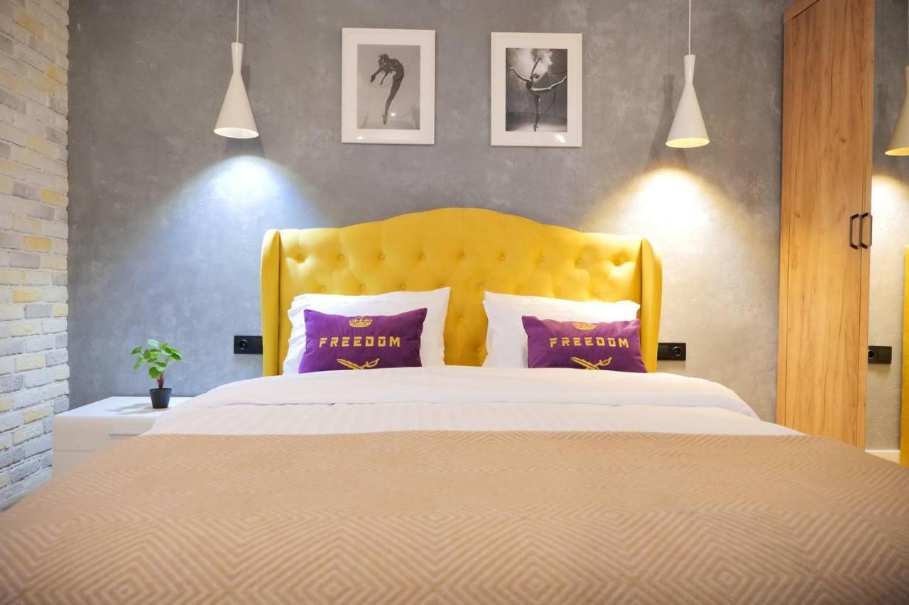 Don Papa Apartments In City Center Kiev Exterior foto